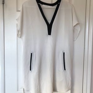 Astr Black and White Blouse Size small